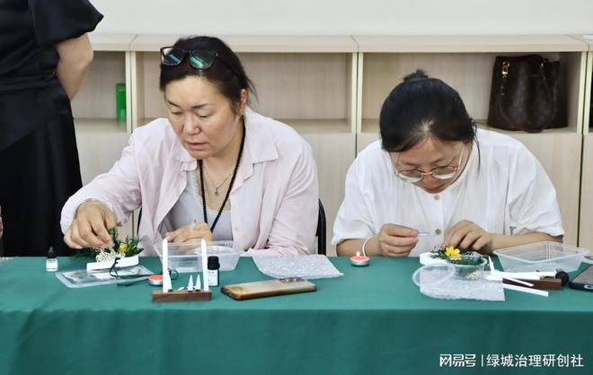 同行”——关爱巾帼司机母亲节暖心活动不朽情缘平台登录入口“香伴车程 母爱(图2)