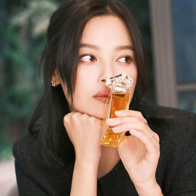 从打工妹到香奈儿大使辛芷蕾珠宝进阶史不朽情缘首页中国第三位威尼斯影后！(图14)